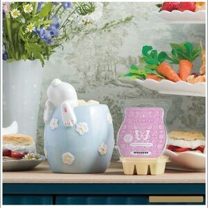 Scentsy New Curious Cottontail Warmer